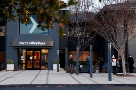 Silicon Valley Bank’s Chinese partner buys out stake in joint venture