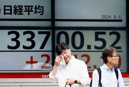 Hedge funds flock to Japan as market heats up