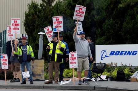 Boeing offers additional time to striking union workers to vote on new offer